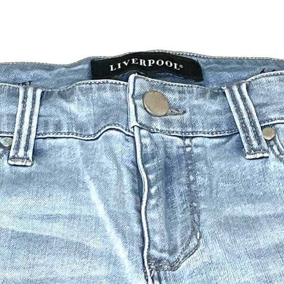 Liverpool Women’s Size 6/28 Corine Mid Rise Embroidered Walking Shorts - Picture 3 of 16